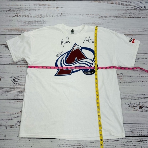Colorado Avalanche Signed XL T Shirt #83 Matthew Nieto #37 J.T. Compher & Bernie - Picture 13 of 15